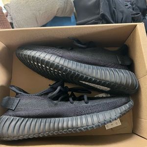 Adidas Yeezy 350 Boost “Onyx” size 8.5
